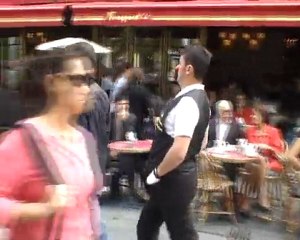 Sylvio Bolinio  c etais le suiveur des Champs Elysee