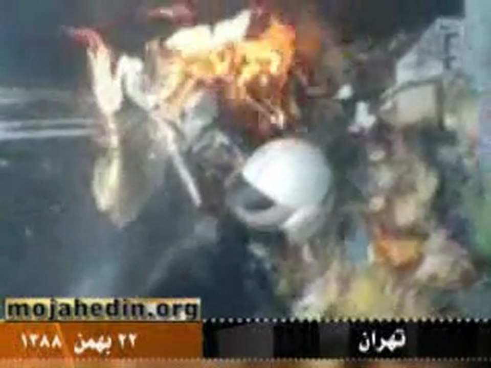 Uprising Persian date 22 Bahman 88 - to fire smok