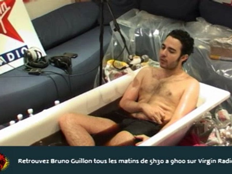Elliot dans une baignoire de coca (partie 2)