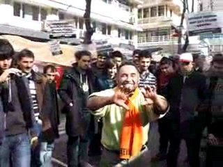 TEKEL İŞÇİLERİNİ HALAYLAR ÇEKİYOR..