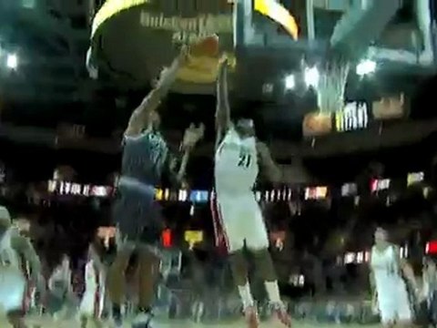 J.J. Hickson BLOCK Dwight Howard's baby