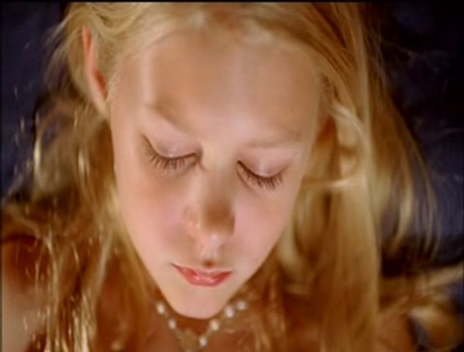 Bed Time | Innocence en danger