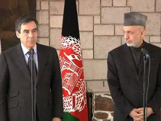 Fillon rencontre Karzaï à Kaboul