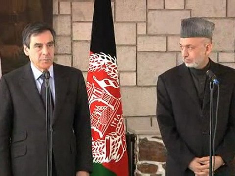 Fillon rencontre Karzaï à Kaboul