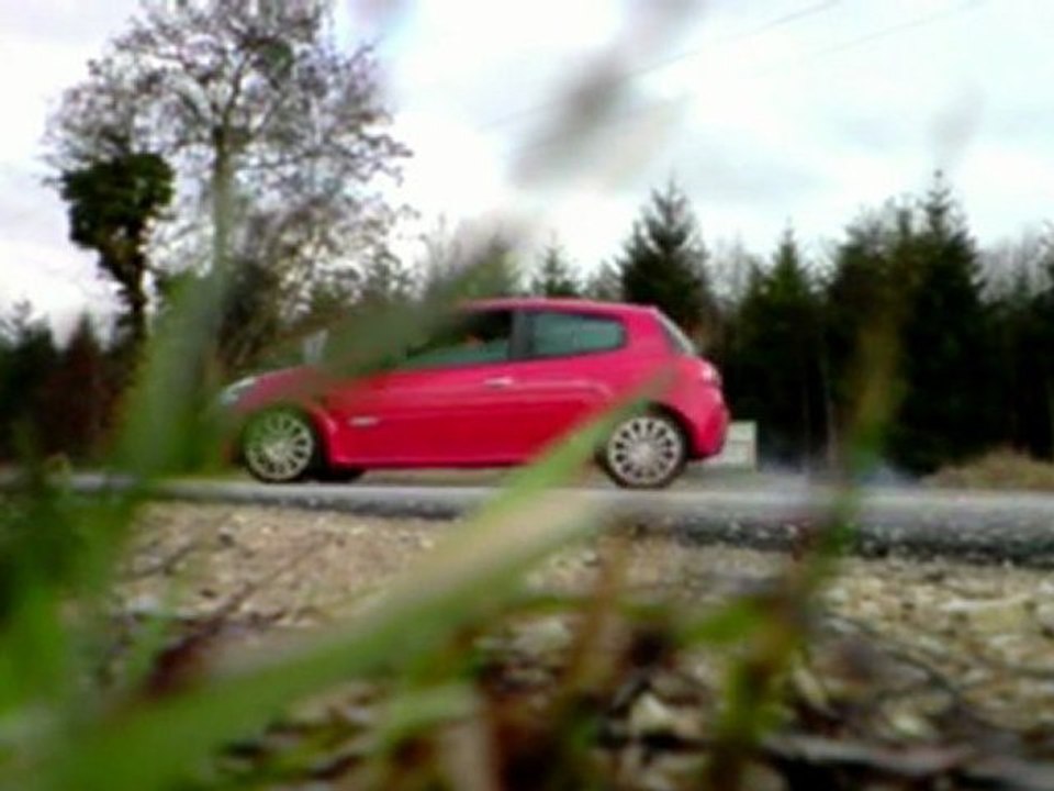 Renault Clio 3 RS by тღтღƒʍɑи.  (Glisse  rallye  epingle r3)