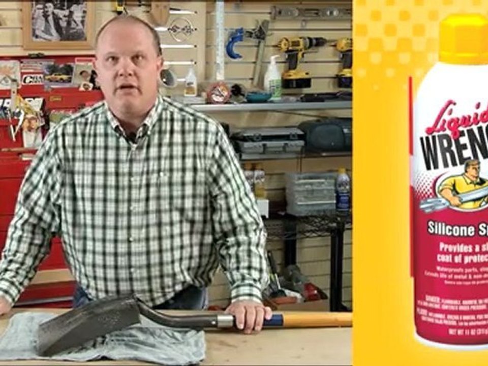 How to use Liquid Wrench Silicone Spray on a Shovel