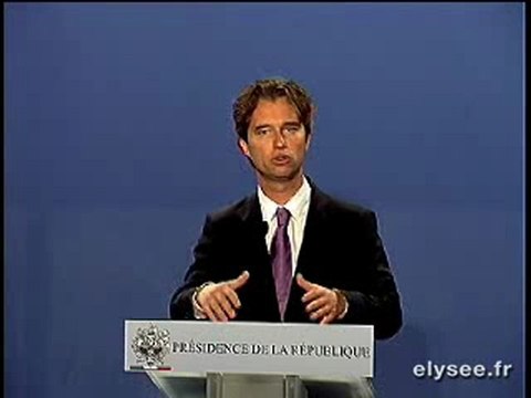David Martinon répond des journalistes français et étrangers