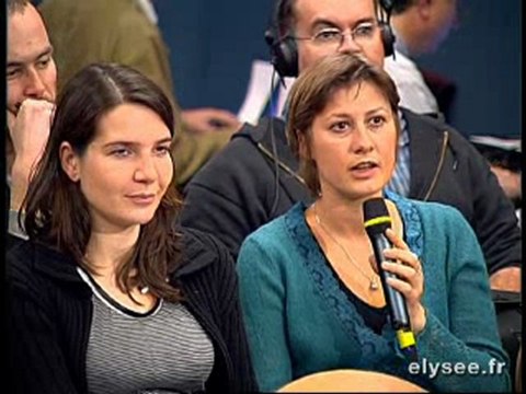 David Martinon répond des journalistes français et étrangers