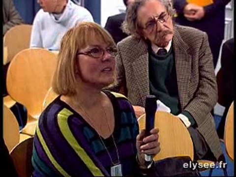 David Martinon répond des journalistes français et étrangers