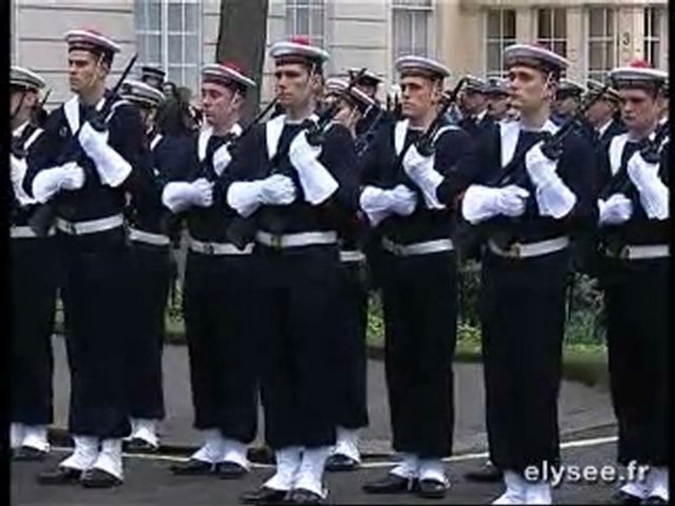 Dépôt de gerbe statue du Général de Gaulle à Londres