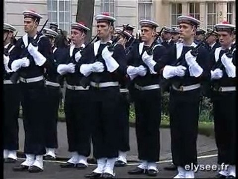 Dépôt de gerbe statue du Général de Gaulle à Londres