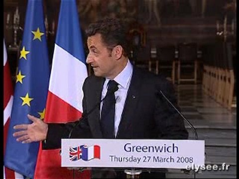 Décoration de Chevalier de la LH à Mme Ellen MAC ARTHUR