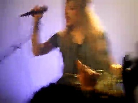 Plastiscines - Zazie fait de la byciclette Live @ Fuzz'yon