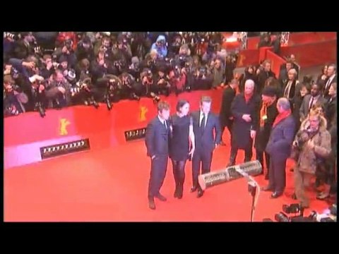 Ewan McGregor e Pierce Brosnan sul red carpet a Berlino