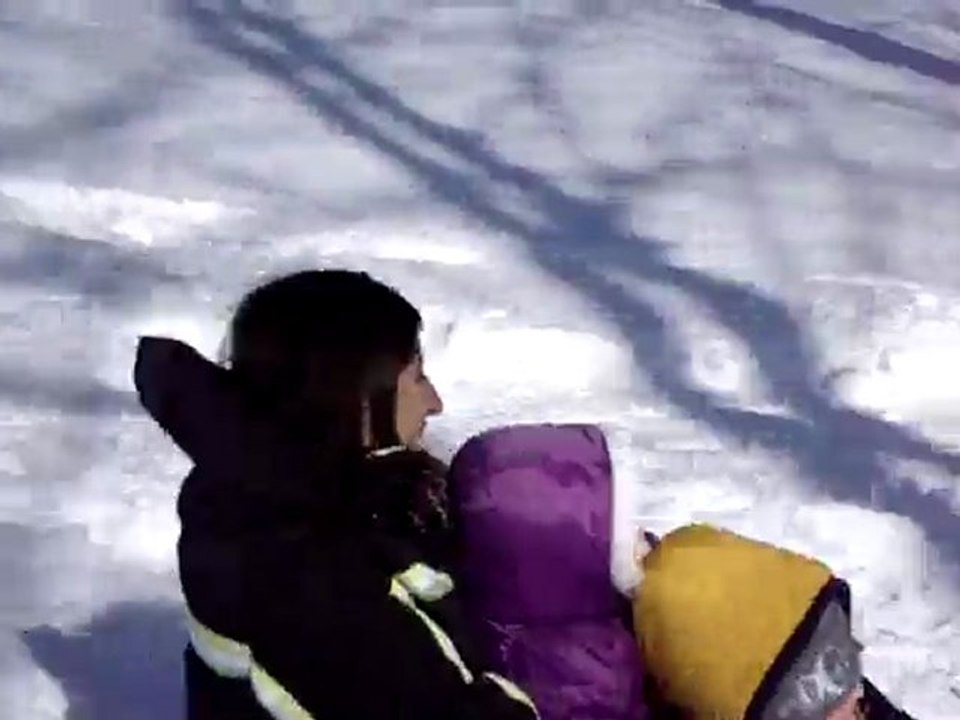 Sledding with Nada (2) - 13 Fev. 10