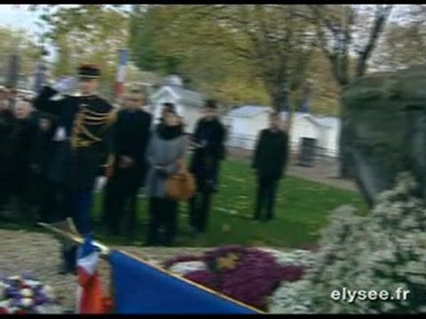 Dépôt de gerbe au pied de la statue de Georges Clemenceau