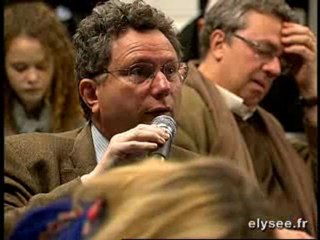 Luc Châtel aux journalistes français et étrangers