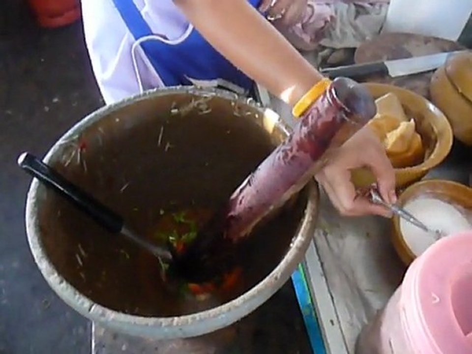 Thailande preparation salade de papaye verte