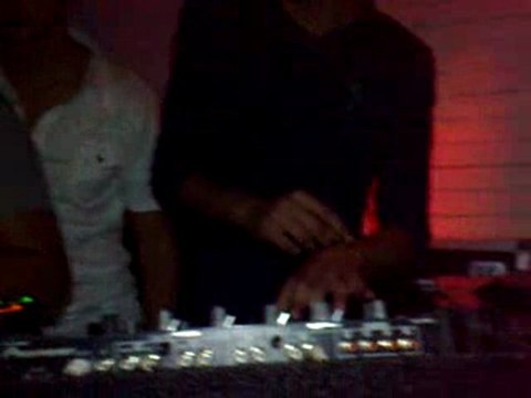 DJ AUB mix live @ Red house 13/02/2010