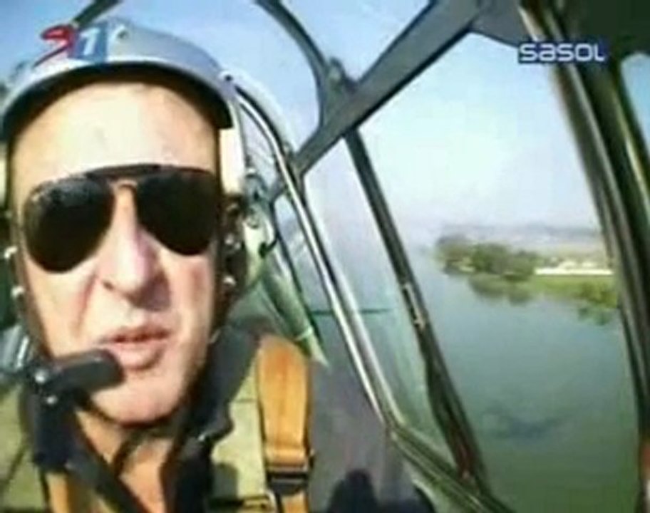 avions roulants sur une surface d'eau