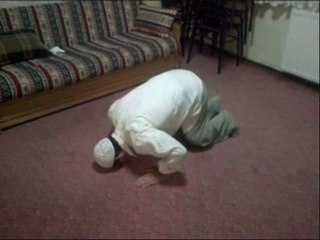 This Man praying on 1 leg for more than 40 years