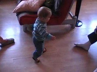 jPour mes 1 an, je marche seul