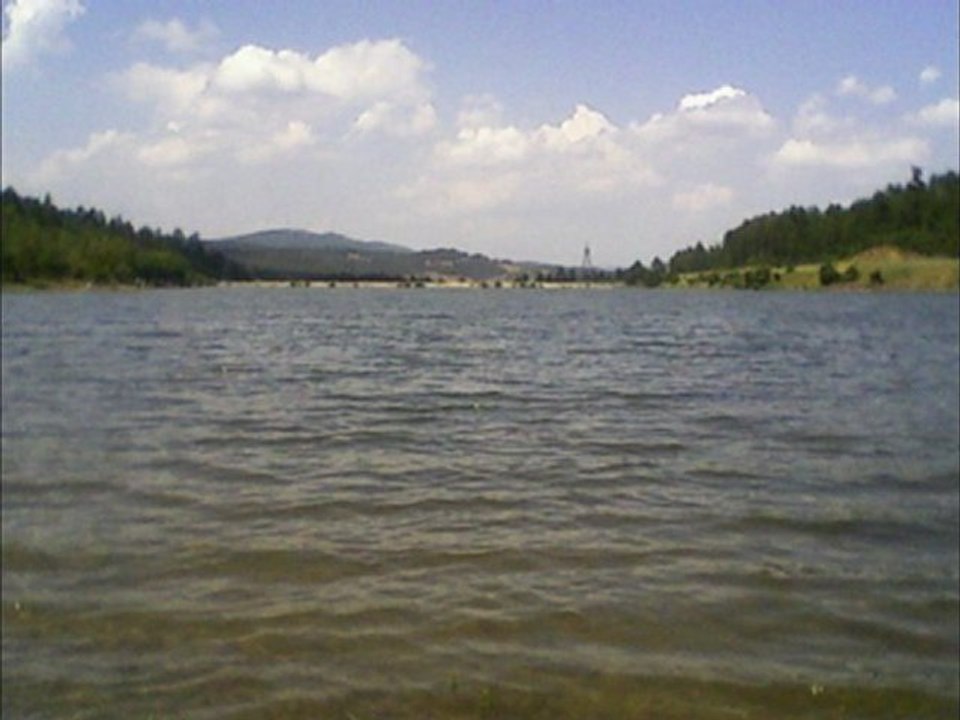 İLKAY AKKAYA acılara tutunmak