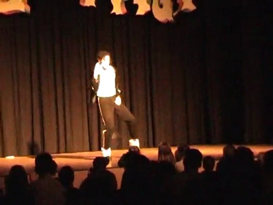 Walidmike Jackson sosie Michael Jackson(Billie Jean)