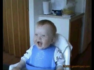Bébé mort de rire