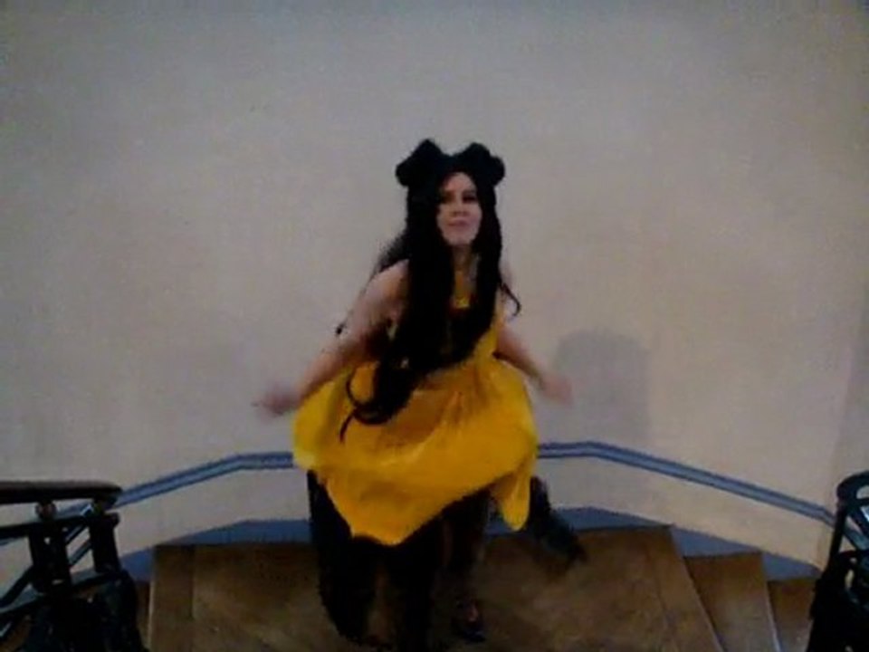 Luna danse Aitsu au Bal du cosplay 2010
