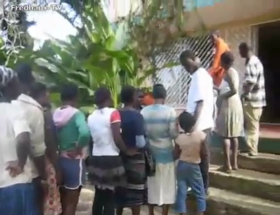 Distribution 18 du 05/02/10 dans le jardin, PAP Haîti