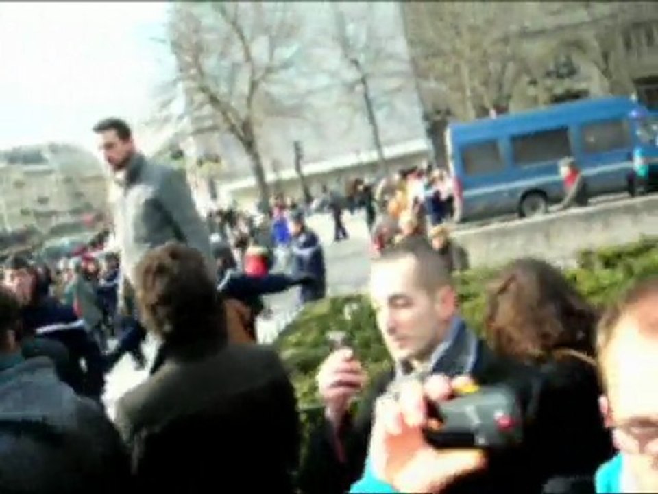 Contre Kiss-in Paris, 14 Février 2010