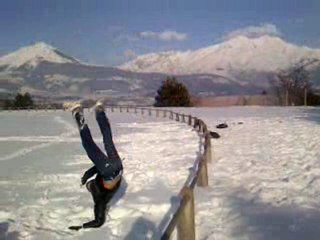 poup tente le salto arriere