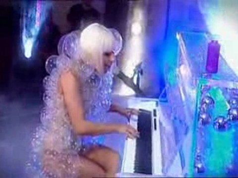Lady Gaga live at chapel australia 2010 Paparazzi accoustic