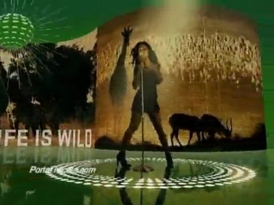 Nicole Scherzinger @ Comercial da CW