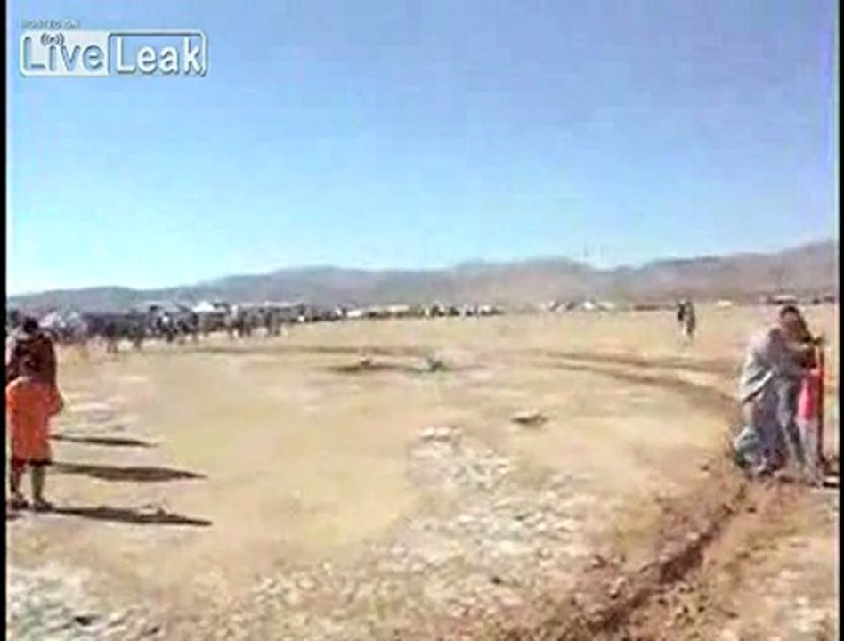 le frere de regis lance un missile