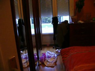 camille joue à cache cache !!