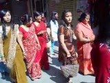 Défilé de mariage dans le centre de  Kathmandou
