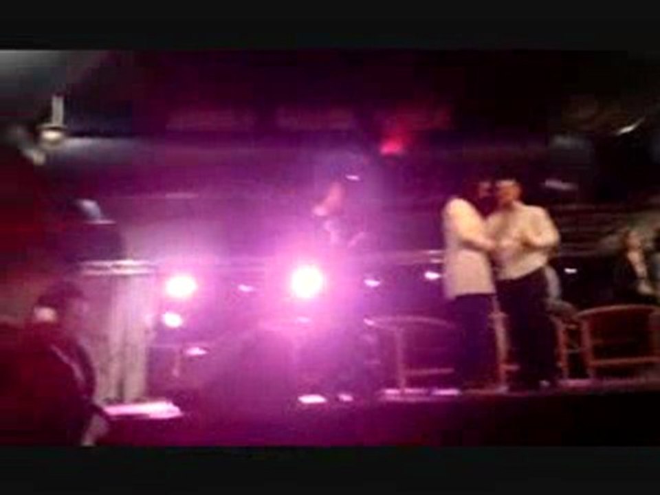 David Hewlett and David Nykl à Paris : Demande en mariage