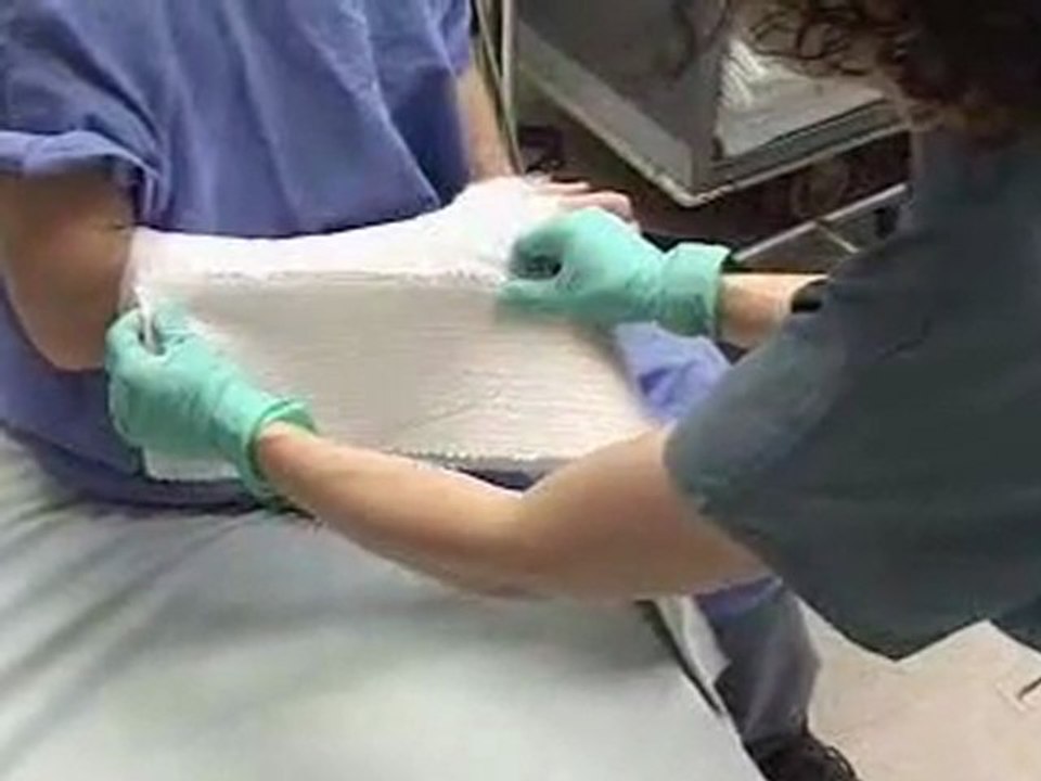 How to apply a volar slab cast on a forearm ulna?