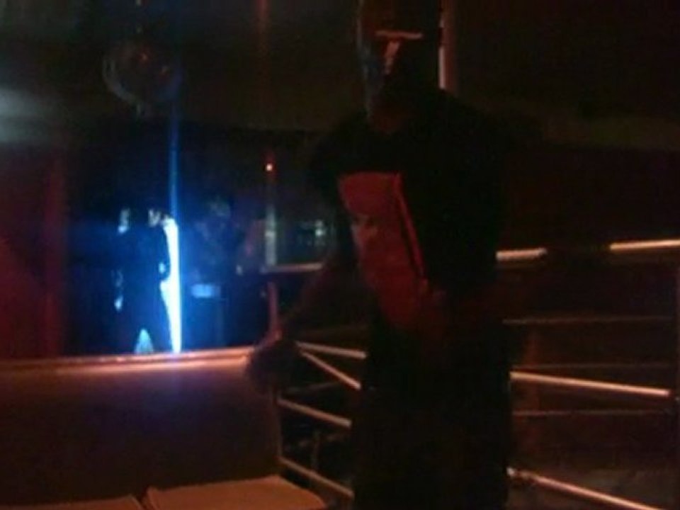 Coupé décalé fumant à Marcory ( Abidjan ) CIA team trip