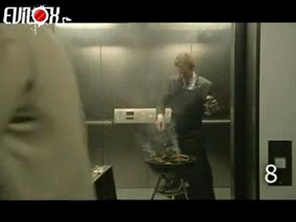 video n°3-10-choses-a-ne-pas-faire-dans-un-ascenseur