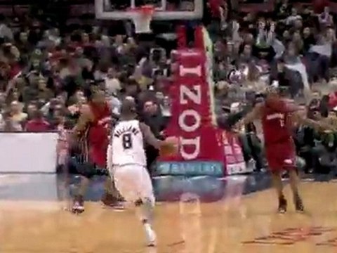 Kris Humphries gets the block, Terrence Williams picks it up
