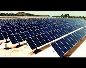 Canadian Solar on ice with icehockey star Thomas Tragust (hi