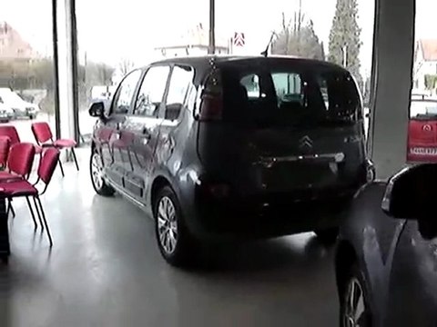 video-exposition-schiavon-carideal-renault-scenic-~