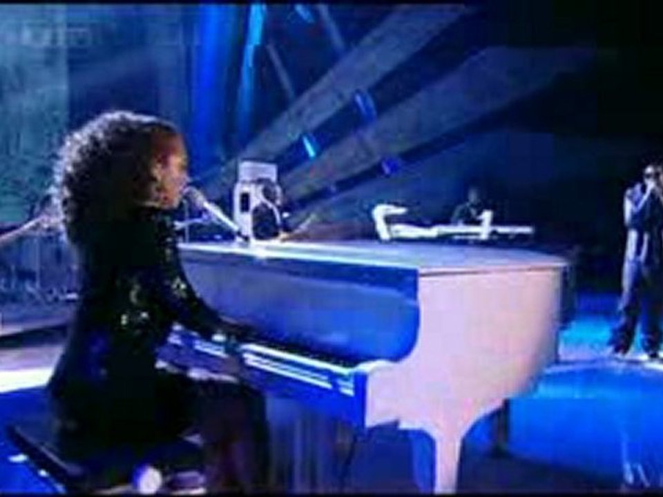 Alicia Keys Jay Z Empire State Of Mind BRIT Awards 2010