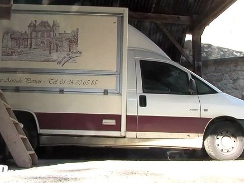 Le boulanger de Nesles-le-Valllée klaxonnes trop