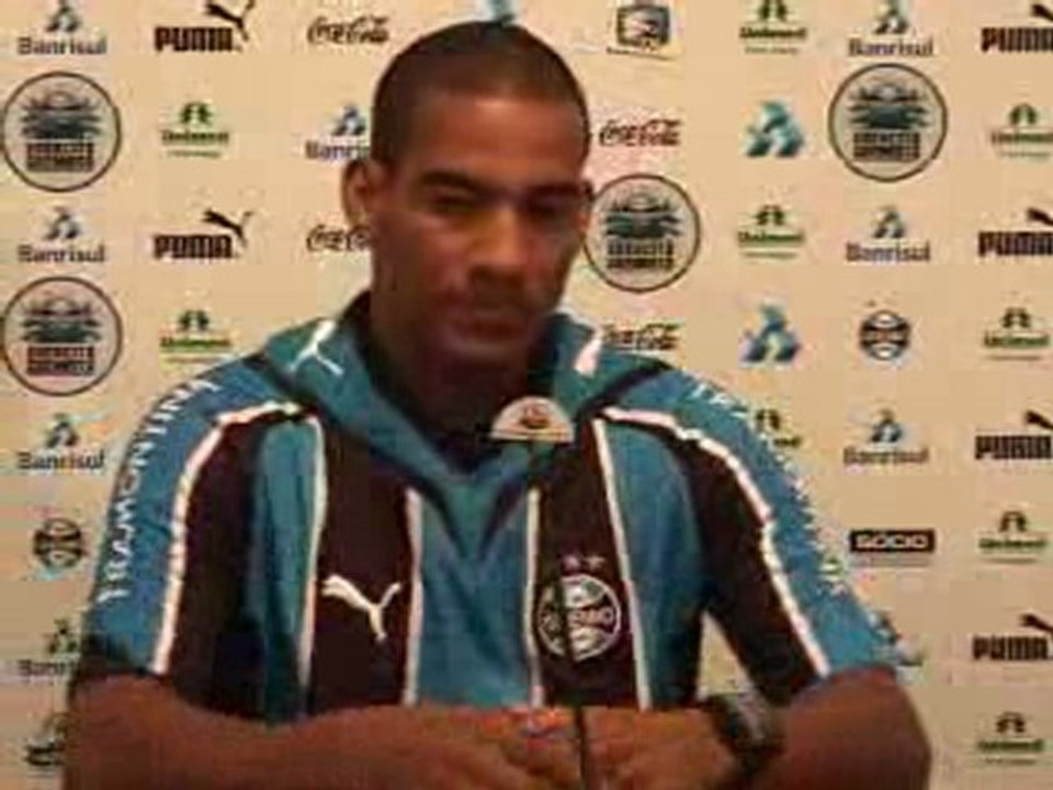 Apresentação do zagueiro Rodrigo