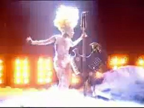 Lady Gaga - Brit awards performance