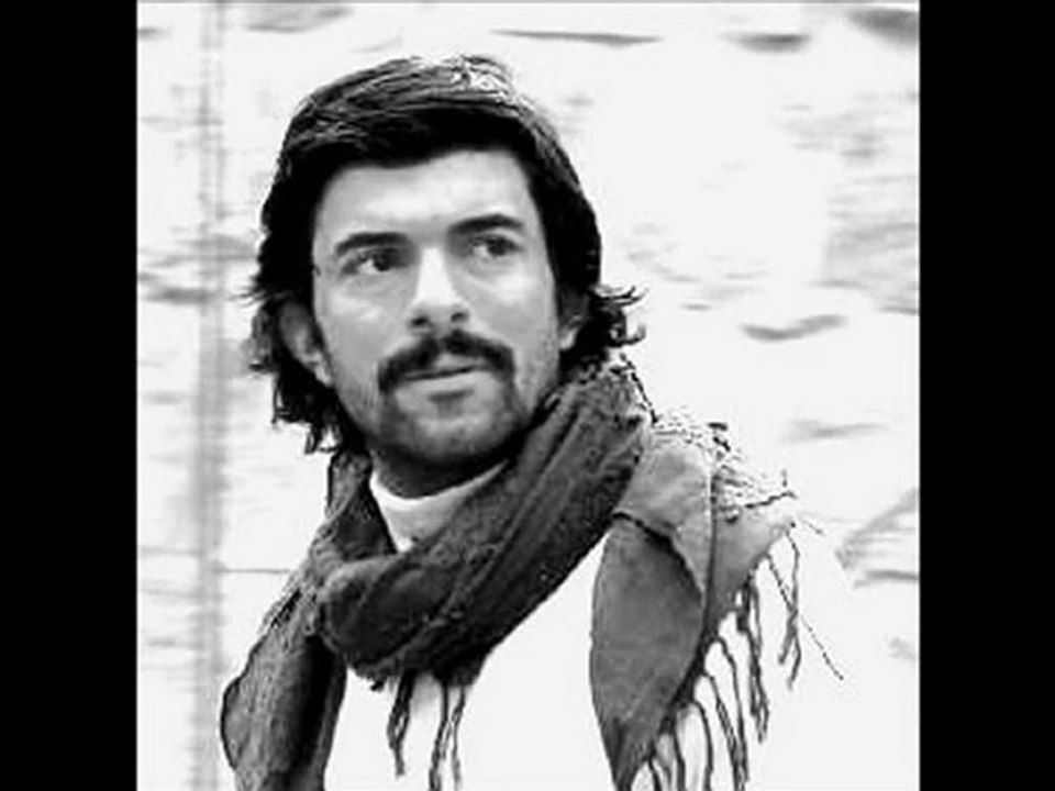 bu bahar hazır aşk için vazgeçmeye...engin akyürek...